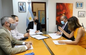 en-buenos-aires-manzur-junto-al-ministro-ferraresi-funcionarios-cabral-cordoba-foto-ministerio-desarrollo-territorial-nacion-877729-133131